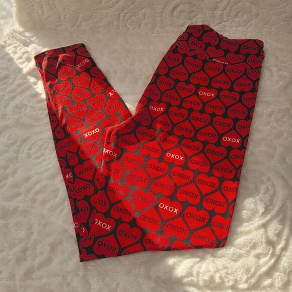LuLaroe LLR TC Leggings Valentines Day XOXO Hugs and Kisses Pattern - Picture 1 of 9